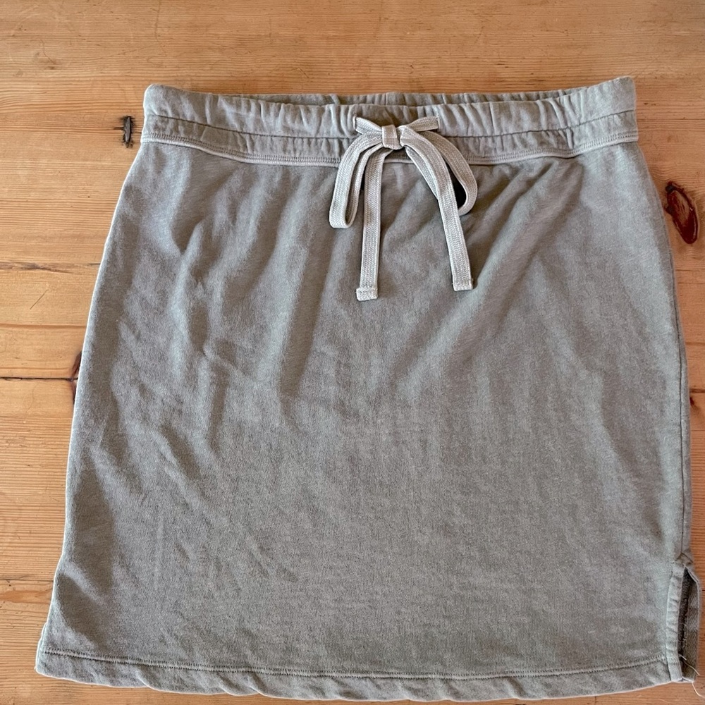 James Perse cotton skirt size 3.  Never worn.